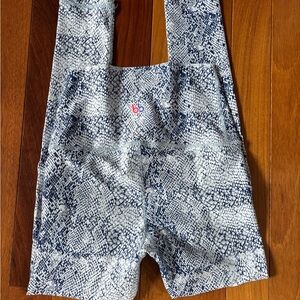 Blue & White Patterned Leggings